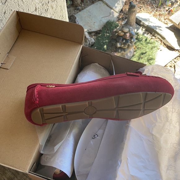 UGG Eevon Moccasin - Picture 6 of 7